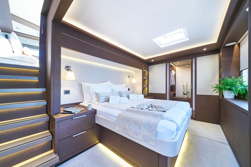 Book yachts online - catamaran - Lagoon Seventy 7 - ADRIATIC DRAGON - rent