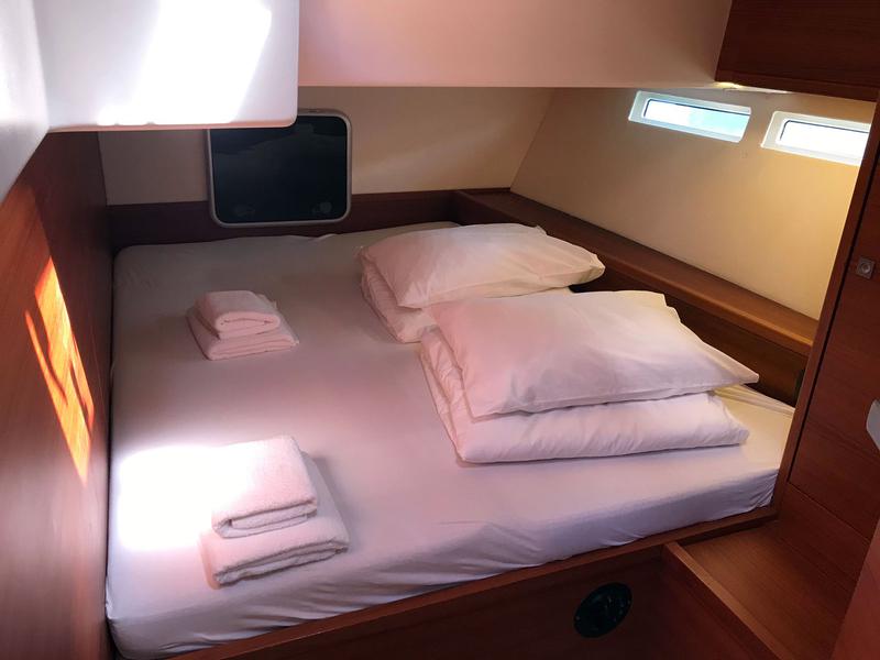Book yachts online - sailboat - More 55 - PIXEL - rent