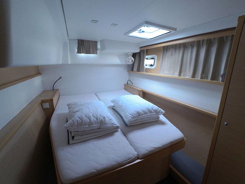 Book yachts online - catamaran - Lagoon 450  F - BELO - rent