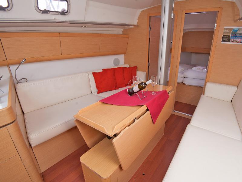 Book yachts online - sailboat - Beneteau First 35 - LETE - rent