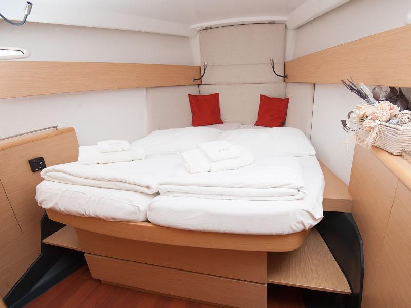 Book yachts online - sailboat - Beneteau First 45 - ZEPHYR - rent