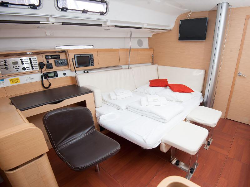 Book yachts online - sailboat - Beneteau First 45 - CHARYBDIS - rent