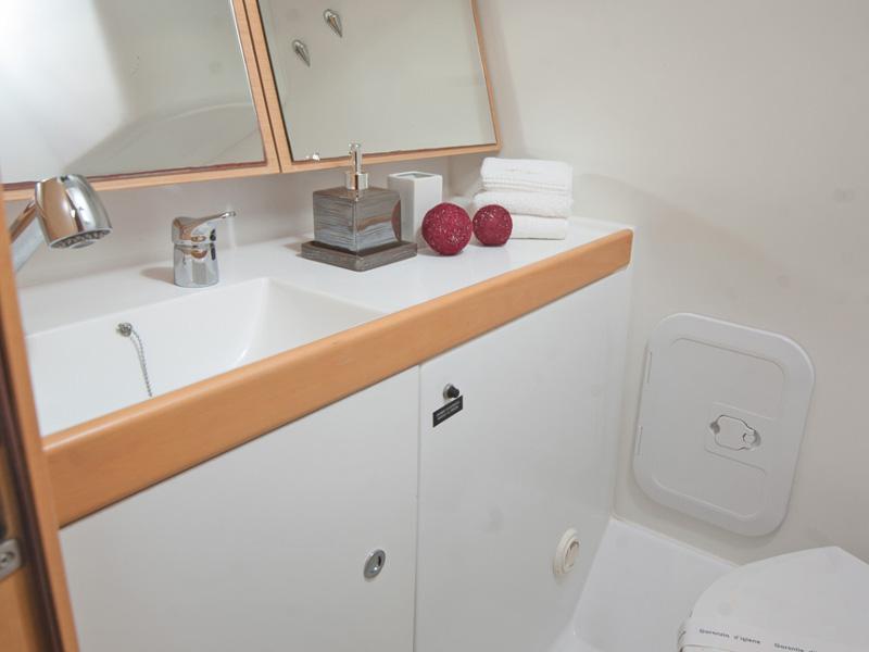 Book yachts online - sailboat - Beneteau First 35 - JUVENTUS - rent