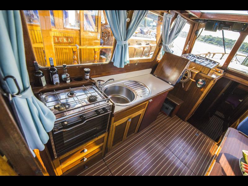Book yachts online - motorboat - Model Tiho - TIHO - rent