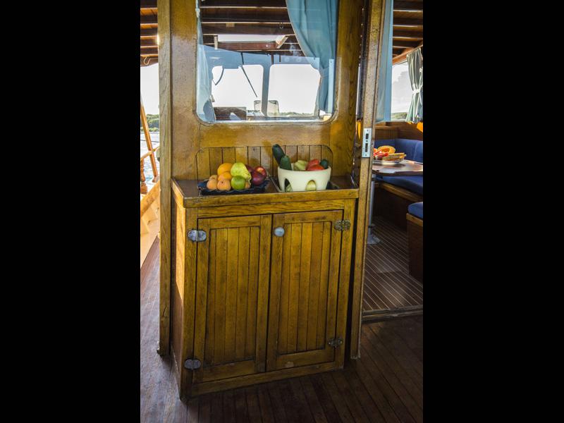 Book yachts online - motorboat - Model Tiho - TIHO - rent