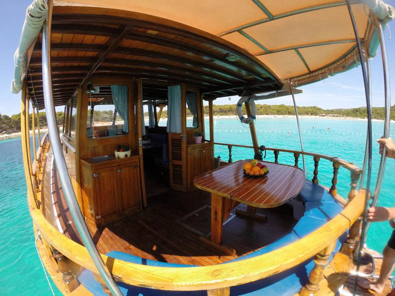 Book yachts online - motorboat - Model Tiho - TIHO - rent
