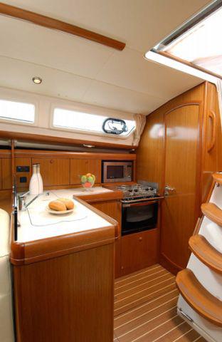 Book yachts online - sailboat - Sun Odyssey 35 - Nicolas I - rent