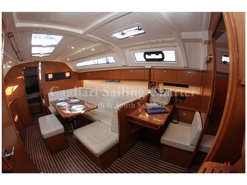 Book yachts online - sailboat - Bavaria Cruiser 41 - Montecenz - rent