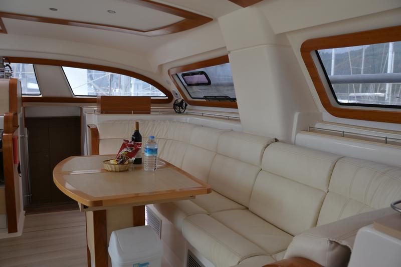 Book yachts online - catamaran - Catana 47 Carbon - Xenia II - rent