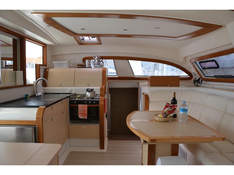 Book yachts online - catamaran - Catana 47 Carbon - Xenia II - rent