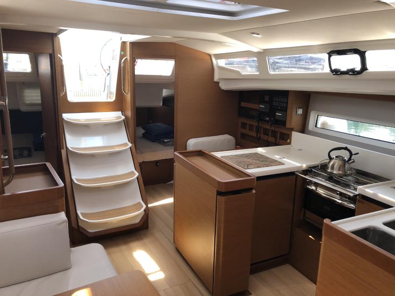Book yachts online - sailboat - Sun Odyssey 440 - KOS 440.3 - rent