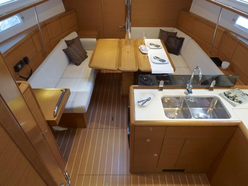 Book yachts online - sailboat - Sun Odyssey 379 - KOS 379 - rent