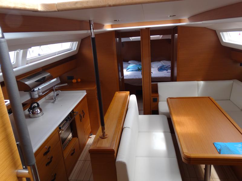 Book yachts online - sailboat - Jeanneau 54 - KOS 54.1 - rent