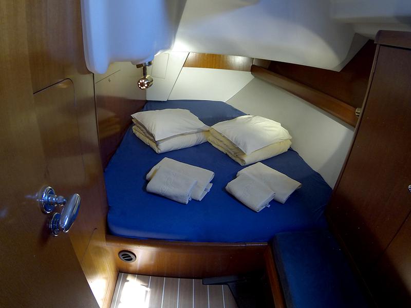 Book yachts online - sailboat - Grand Soleil 50 - Kety - rent