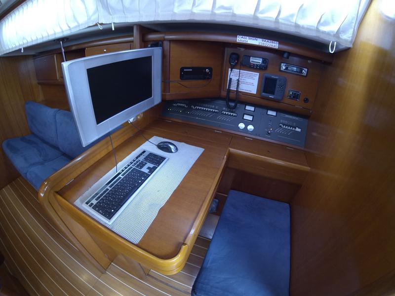 Book yachts online - sailboat - Grand Soleil 50 - Kety - rent