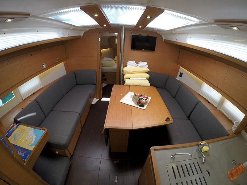 Book yachts online - sailboat - Dufour 390 GL - Barone - rent