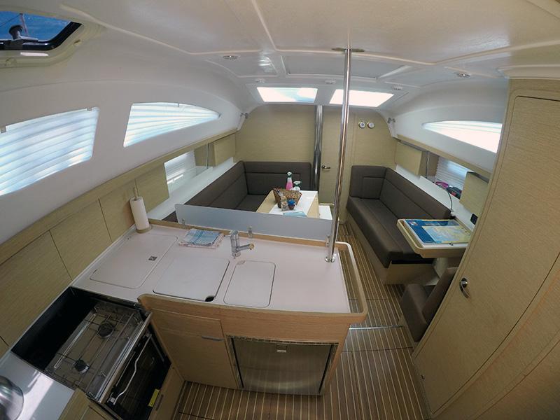 Book yachts online - sailboat - Elan 40 Impression - Silente - rent