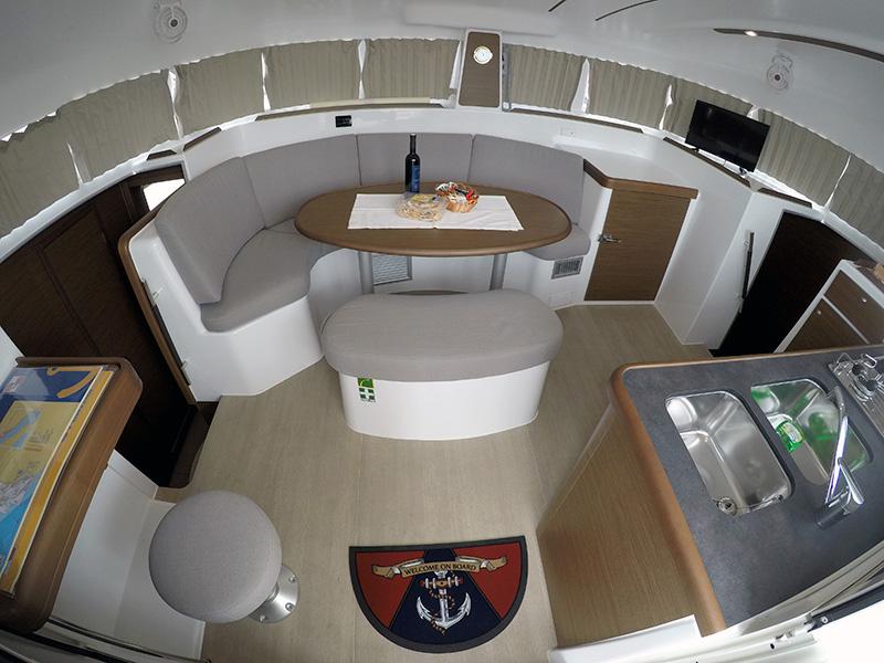 Book yachts online - catamaran - Lagoon 380 - Maya - rent