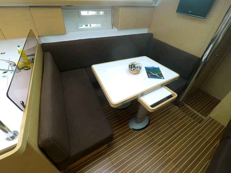 Book yachts online - sailboat - Elan 444 Impression - Marta X - rent