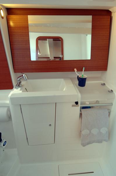 Book yachts online - sailboat - Dufour 375 GL - China girl - rent
