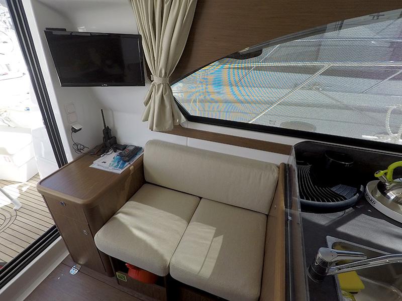 Book yachts online - motorboat - Beneteau Antares 36 - Mandalina II - rent