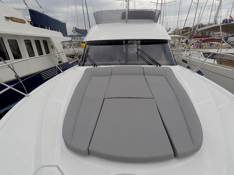 Book yachts online - motorboat - Beneteau Antares 36 - Mandalina II - rent