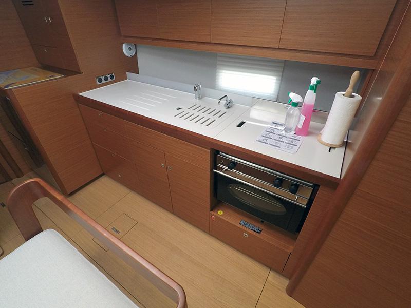 Book yachts online - sailboat - Dufour 430 GL - Magdalena - rent