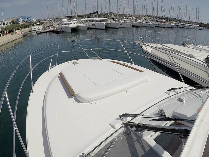 Book yachts online - motorboat - Marex 360 Cabriolet Cruiser - True North - rent