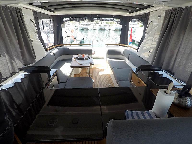 Book yachts online - motorboat - Marex 360 Cabriolet Cruiser - True North - rent