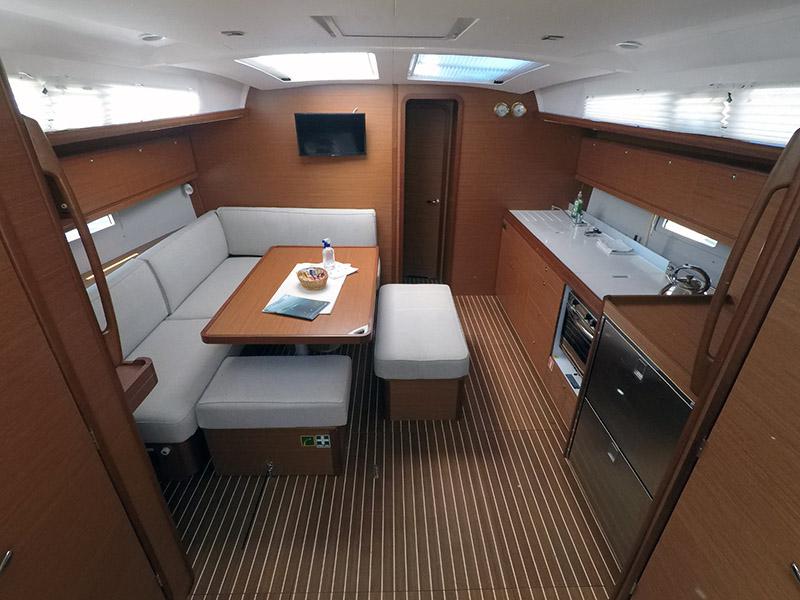 Book yachts online - sailboat - Dufour 460 - Petra - rent