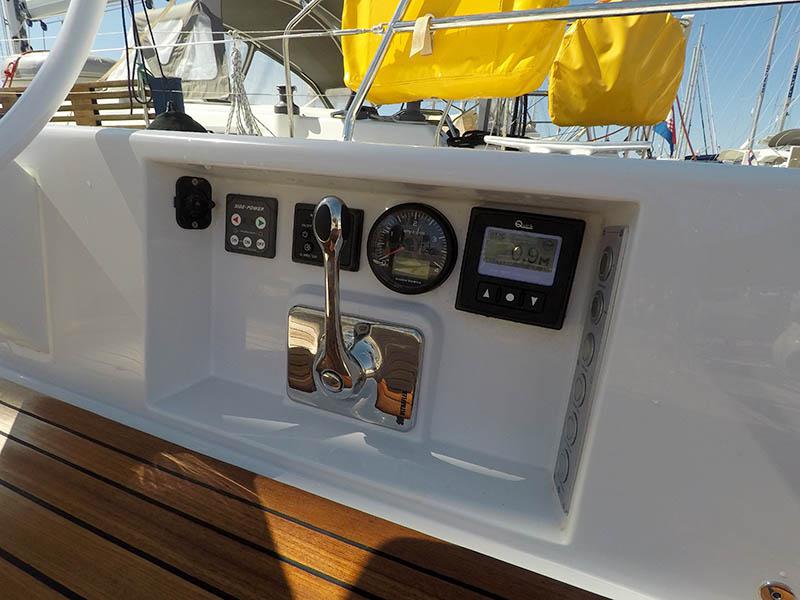 Book yachts online - sailboat - Grand Soleil 44 - Aloha - rent