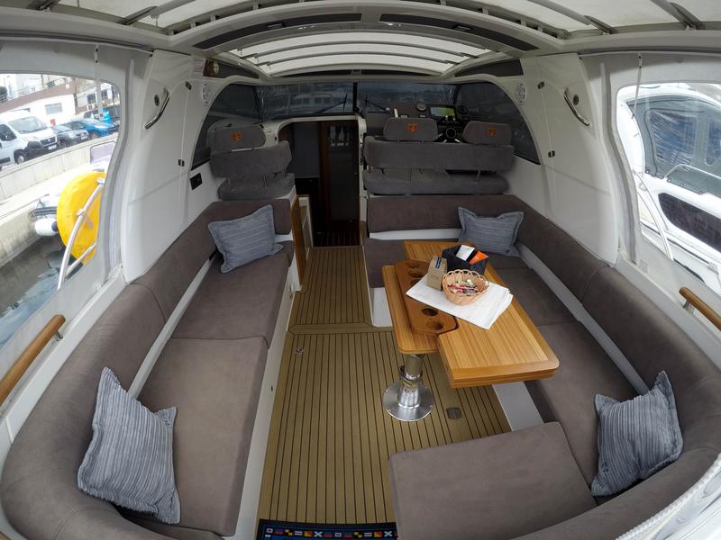 Book yachts online - motorboat - Marex 310 Sun Cruiser - 7 Happy Days - rent