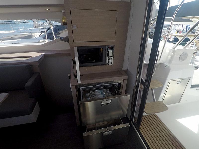 Book yachts online - catamaran - Fountaine Pajot Astréa 42 - Imagine - rent