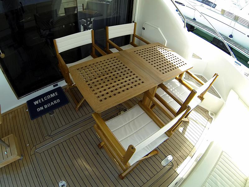 Book yachts online - motorboat - Fairline Phantom 50 - Luna IV - rent