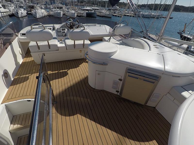 Book yachts online - motorboat - Fairline Phantom 50 - Luna IV - rent