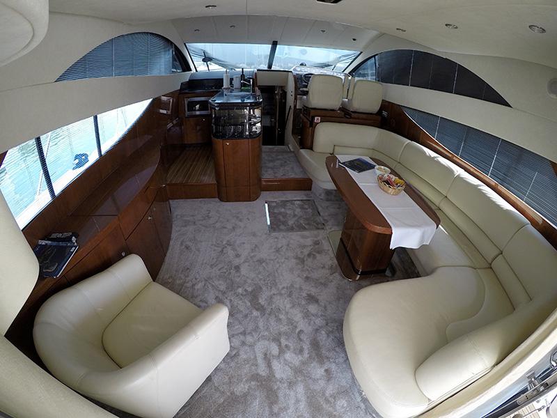 Book yachts online - motorboat - Fairline Phantom 50 - Luna IV - rent
