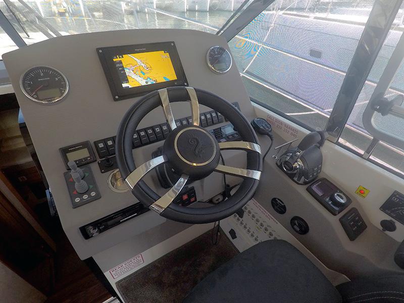 Book yachts online - motorboat - Marex 375 - North star - rent