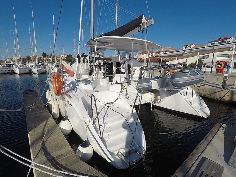 Book yachts online - catamaran - Lagoon 380 - Grey pearl - rent