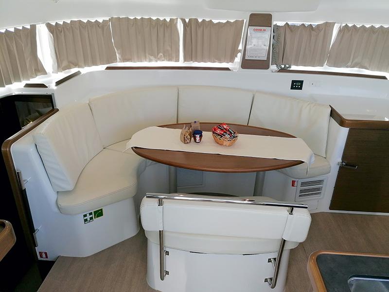 Book yachts online - catamaran - Lagoon 380 - Grey pearl - rent