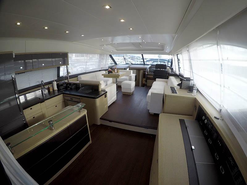 Book yachts online - motorboat - Prestige 620 S - JANA - rent