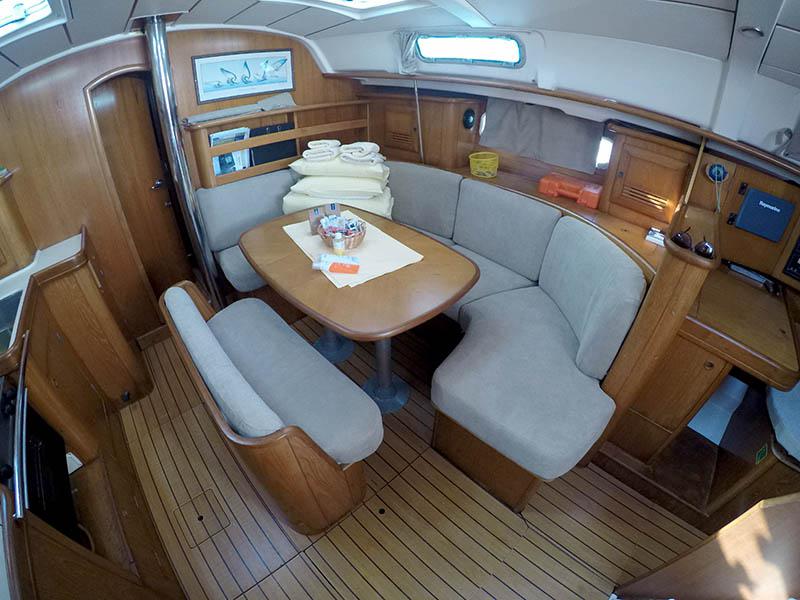 Book yachts online - sailboat - Oceanis Clipper 411 - Artemis - rent