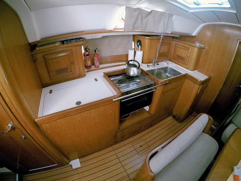 Book yachts online - sailboat - Oceanis Clipper 411 - Artemis - rent