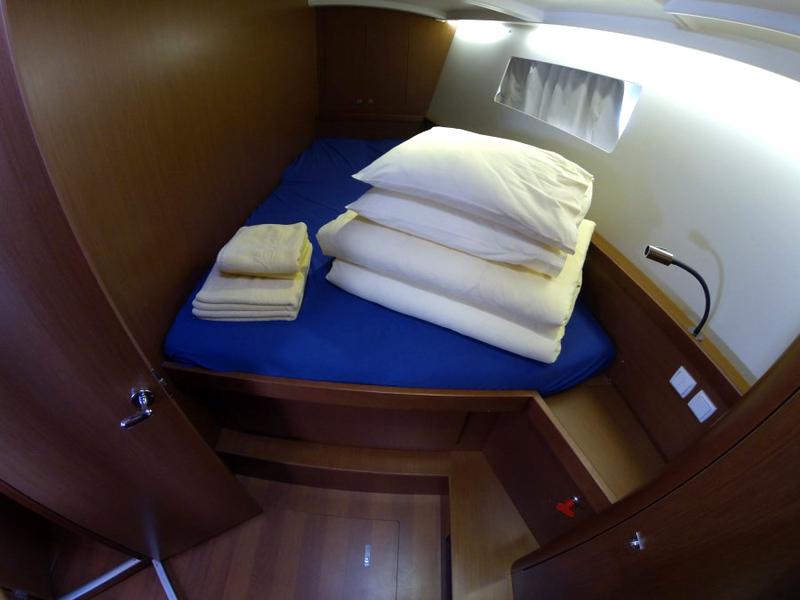 Book yachts online - sailboat - Oceanis 45 - Neška II  - rent