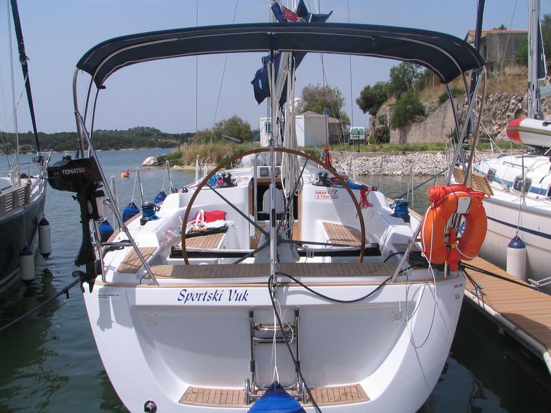 Book yachts online - sailboat - Grand Soleil 37 R - Sportski Vuk - rent