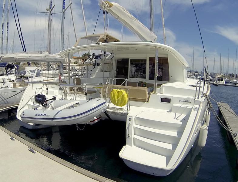 Book yachts online - catamaran - Lagoon 400 - Stray cat - rent