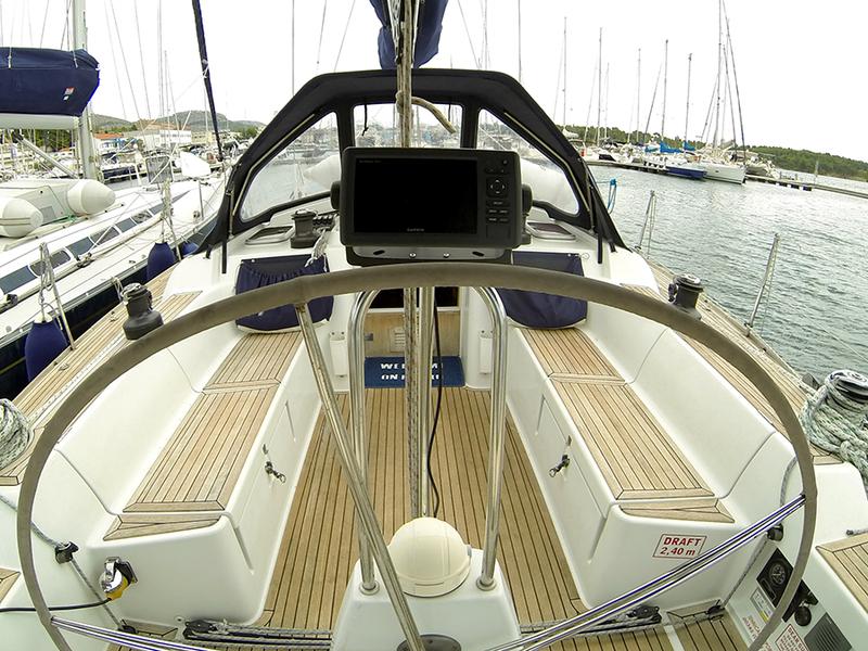 Book yachts online - sailboat - Grand Soleil 45 - Pingala - rent
