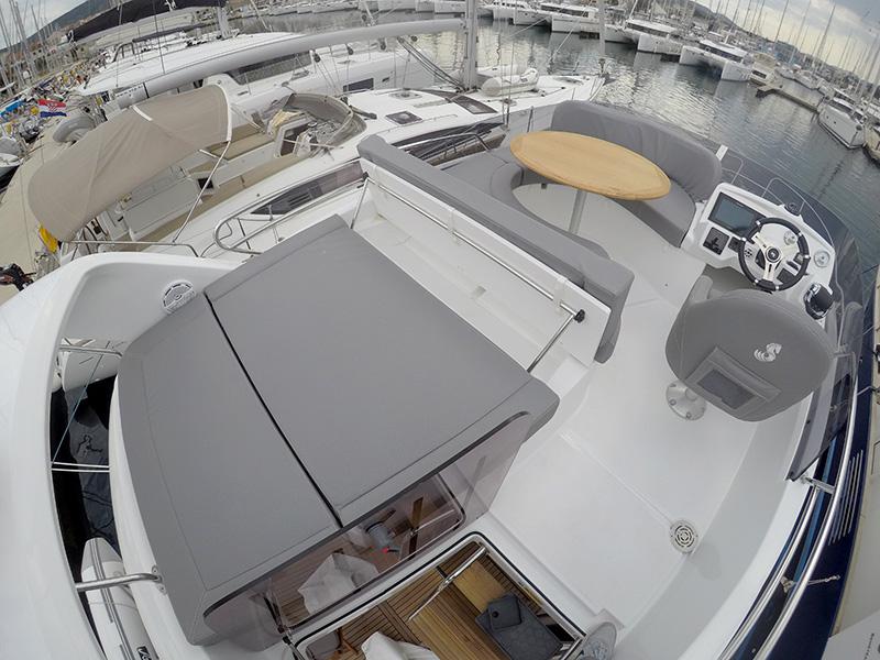 Book yachts online - motorboat - Beneteau Antares 36 - Sveti Nikola - rent