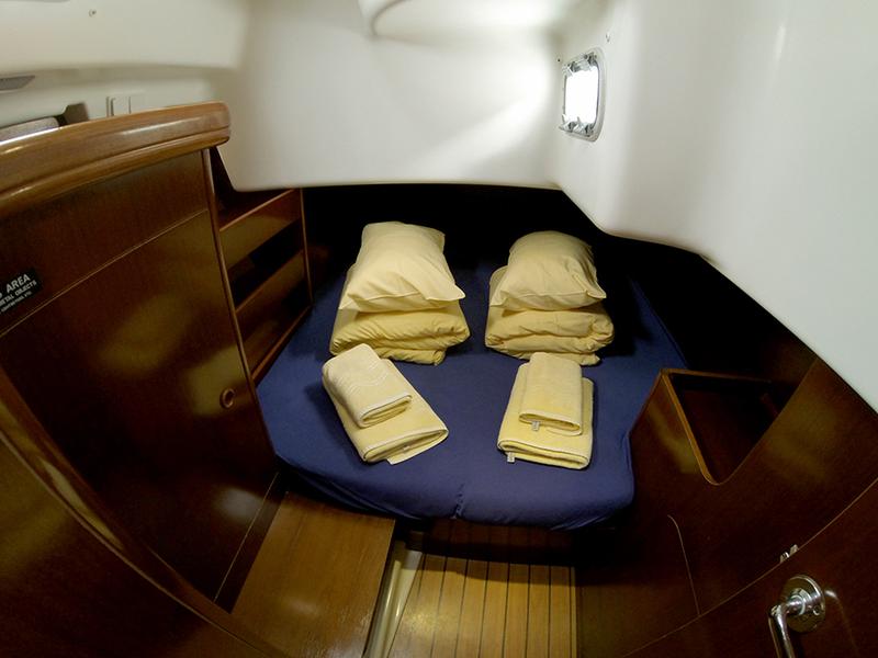 Book yachts online - sailboat - Oceanis Clipper 411 - Ana Maria - rent
