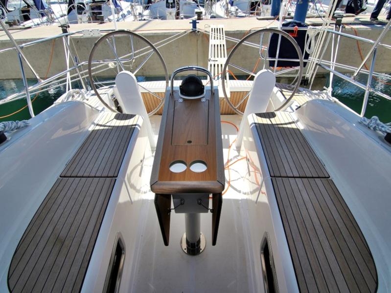 Book yachts online - sailboat - BAVARIA C 34 - VITA - rent
