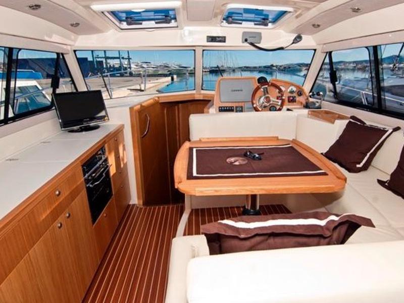 Book yachts online - motorboat - ADRIANA 36 BT (11) - LAVANDA - rent